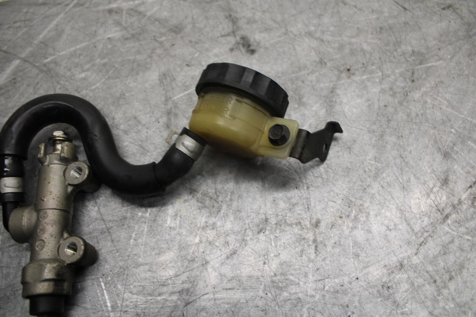 2002 Kawasaki Ninja ZX12R REAR BACK BRAKE MASTER CYLINDER W RESERVOIR BB48