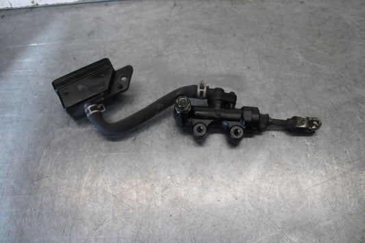 05-09 SUZUKI BOULEVARD C90 REAR BACK BRAKE MASTER CYLINDER W RESERVOIR BB692