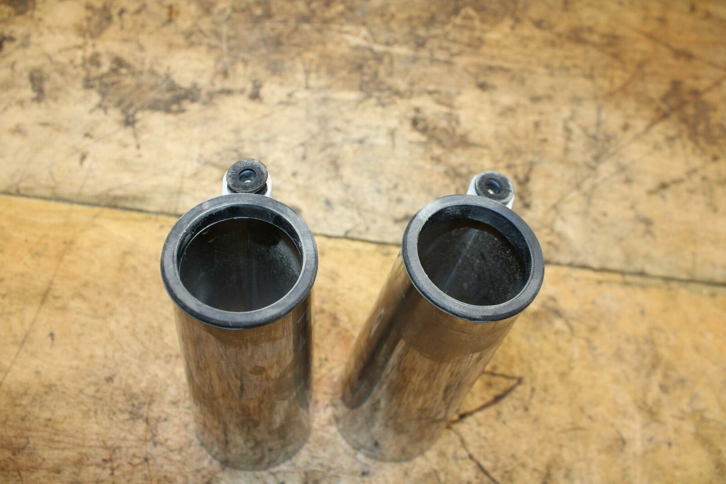 05-08 KAWASAKI VULCAN 1500 VN1500N CLASSIC FRONT FORK UPPER COVER GUARD BB343