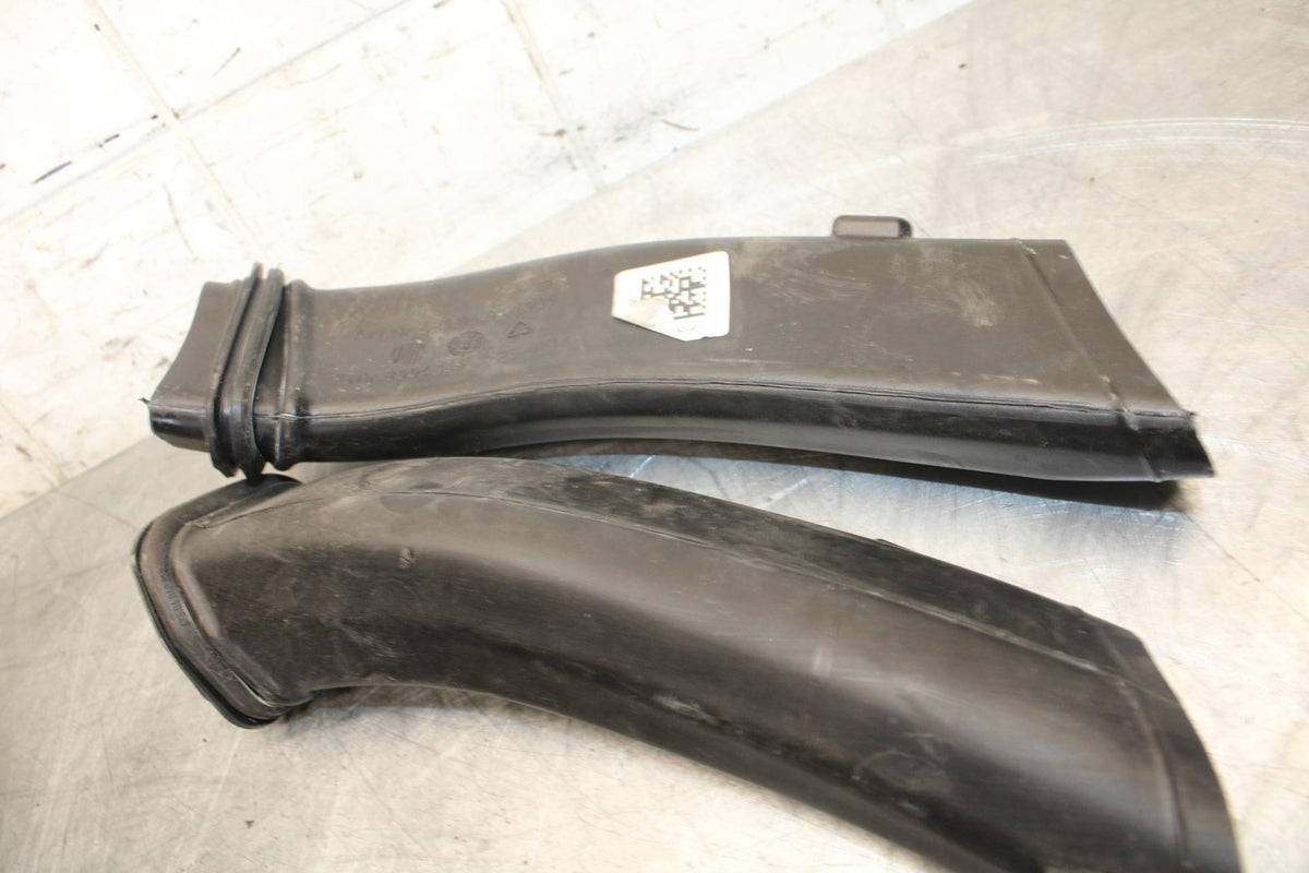22 KTM 890 ADVENTURE   RIGHT LEFT AIR INTAKE DUCTS BB514
