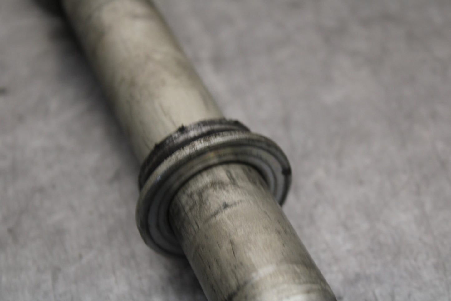 13-18 KAWASAKI NINJA ZX6R FRONT WHEEL RIM AXLE PIVOT BOLT 41068-0595 BB666