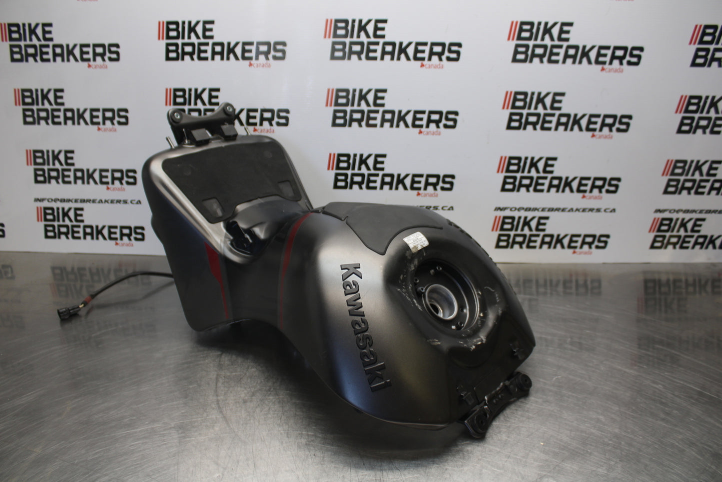 23-24 KAWASAKI NINJA ZX14R GAS TANK FUEL CELL PETROL RESERVOIR BB169