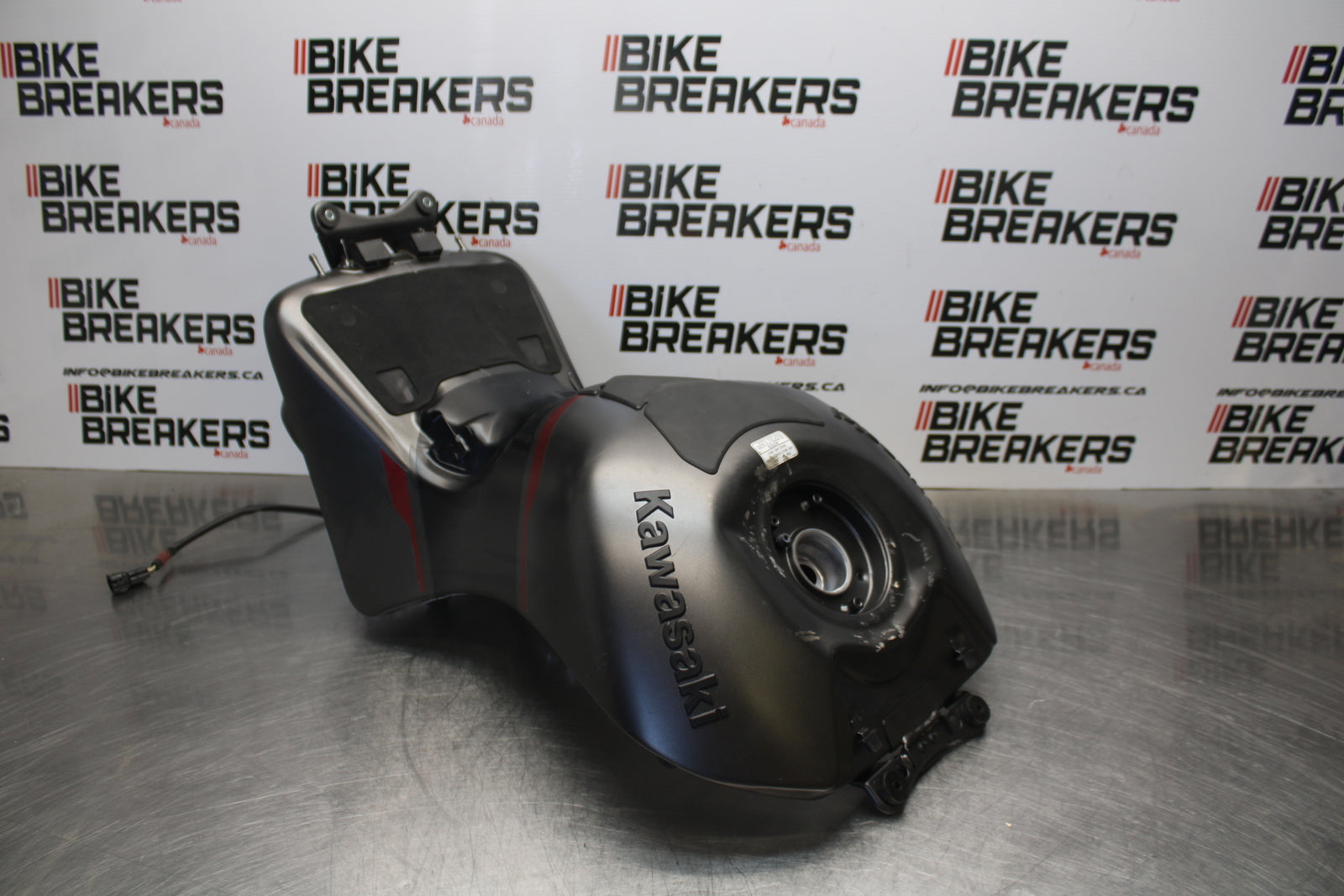 23-24 KAWASAKI NINJA ZX14R GAS TANK FUEL CELL PETROL RESERVOIR BB169