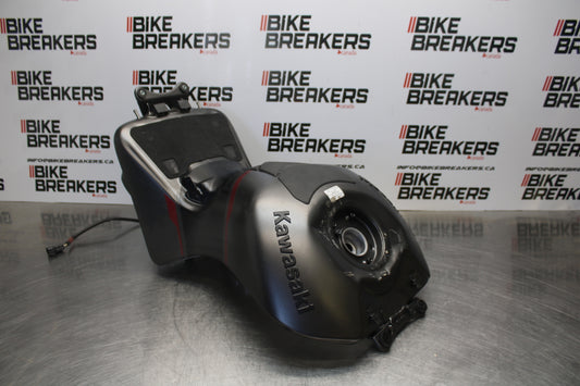 23-24 KAWASAKI NINJA ZX14R GAS TANK FUEL CELL PETROL RESERVOIR BB169
