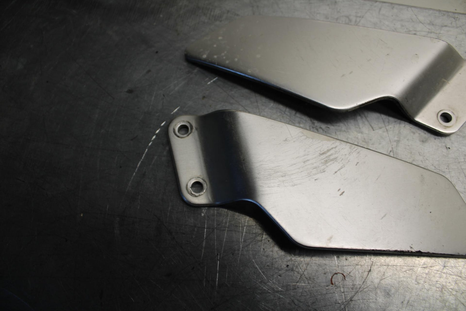89-90 YAMAHA FZR600 LEFT RIGHT REARSET REAR SET HEEL GUARD COVER  BB76