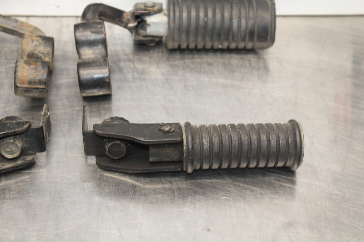 78-79 SUZUKI GS1000 FRONT & REAR FOOT RESTS PEGS STEPS SET PAIR BB787