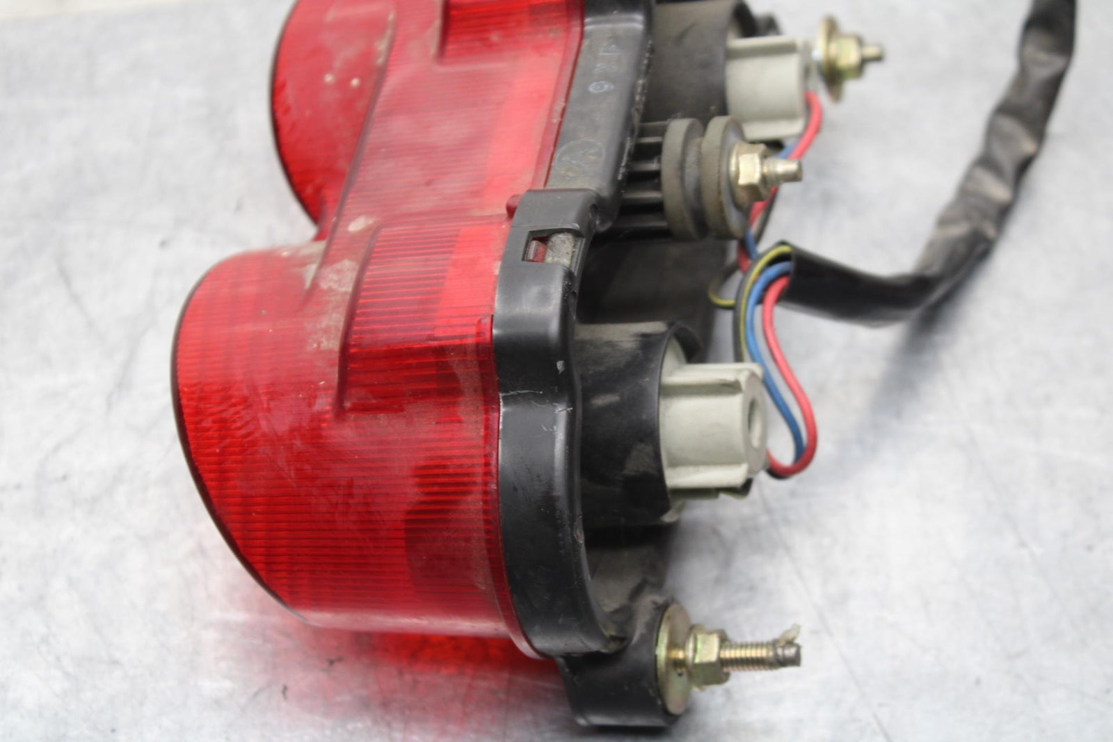 2000 Kawasaki Ninja ZX9R REAR TAIL TAILLIGHT BACK BRAKE LIGHT 23025-1301  BB70