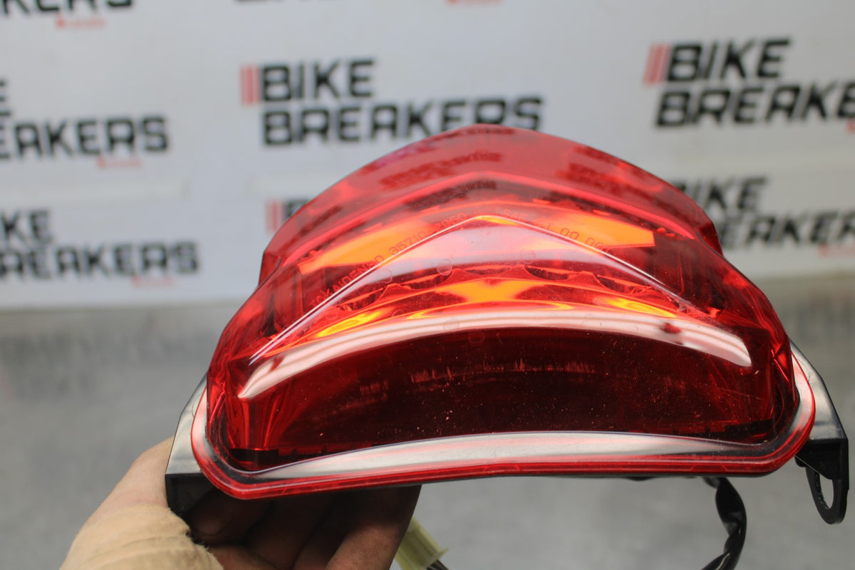 05 SUZUKI GSXR600 REAR TAIL TAILLIGHT BACK BRAKE LIGHT BB329