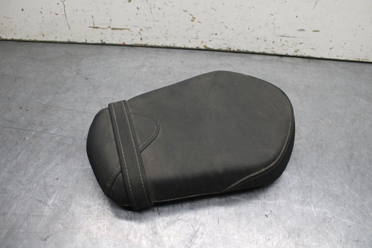 17-24 YAMAHA BOLT XVS950 REAR BACK PASSENGER SEAT BB729