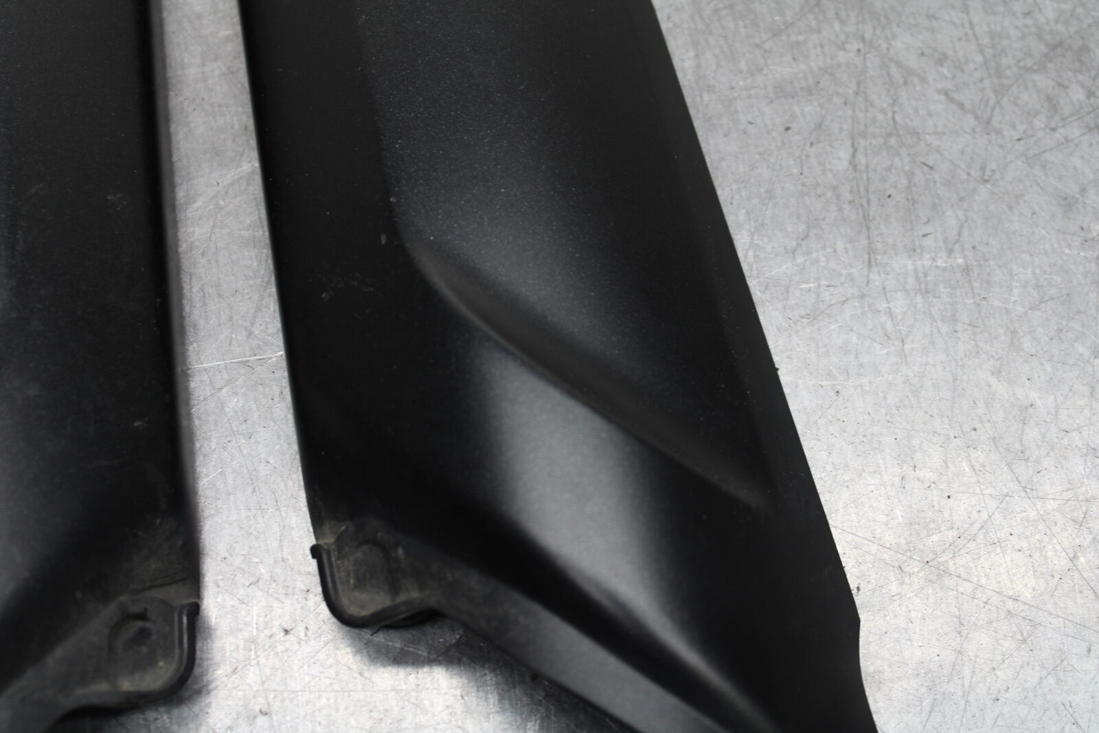 12-17 KAWASAKI ER-6N Z650 FRONT FORK GUARD COVER SET PAIR BB709