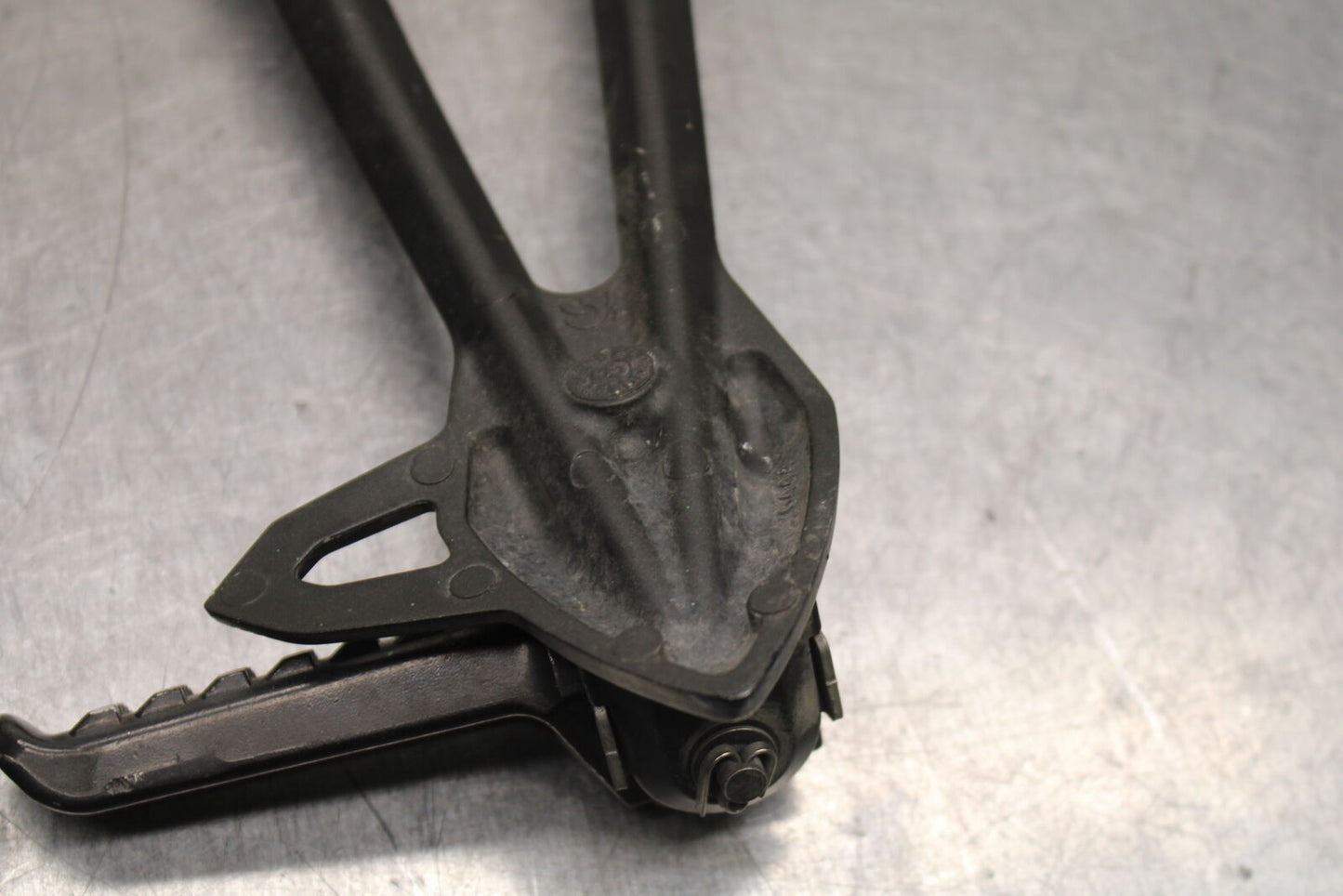 13-17 KAWASAKI NINJA ZX6R ZX636E REAR BACK PASSENGER PEG SET PAIR BB735