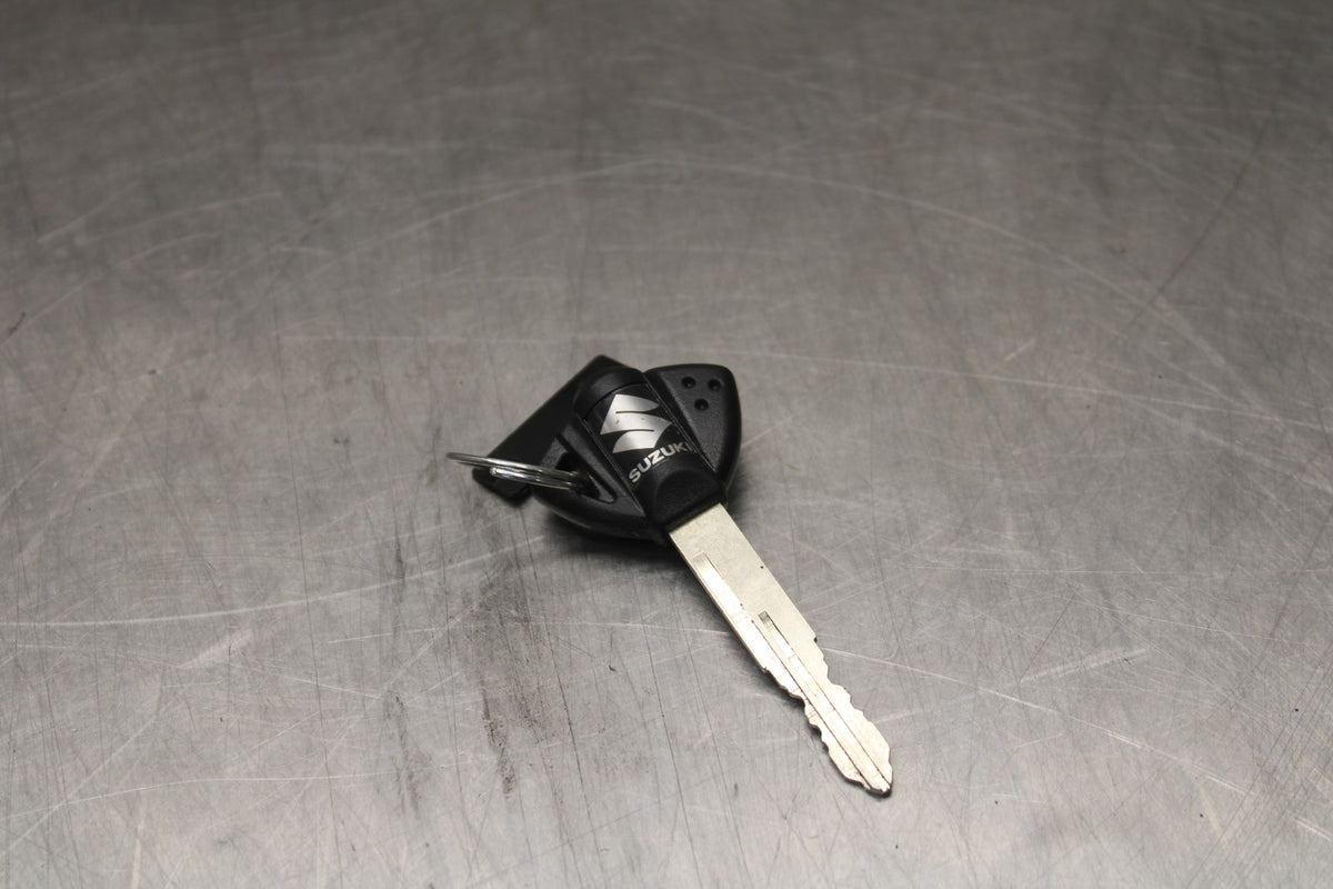 15-26 SUZUKI GSXR600 IGNITION LOCK KEY SET W/ GAS CAP AND SEAT LOCK BB888