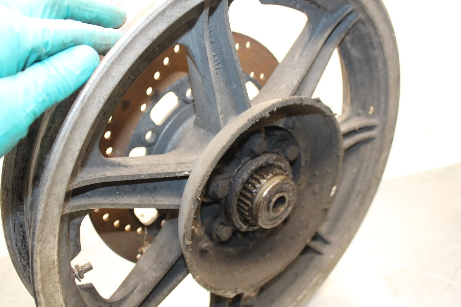 1979 Yamaha XS1100 REAR WHEEL AND ROTOR BACK BRAKE DISC BB572