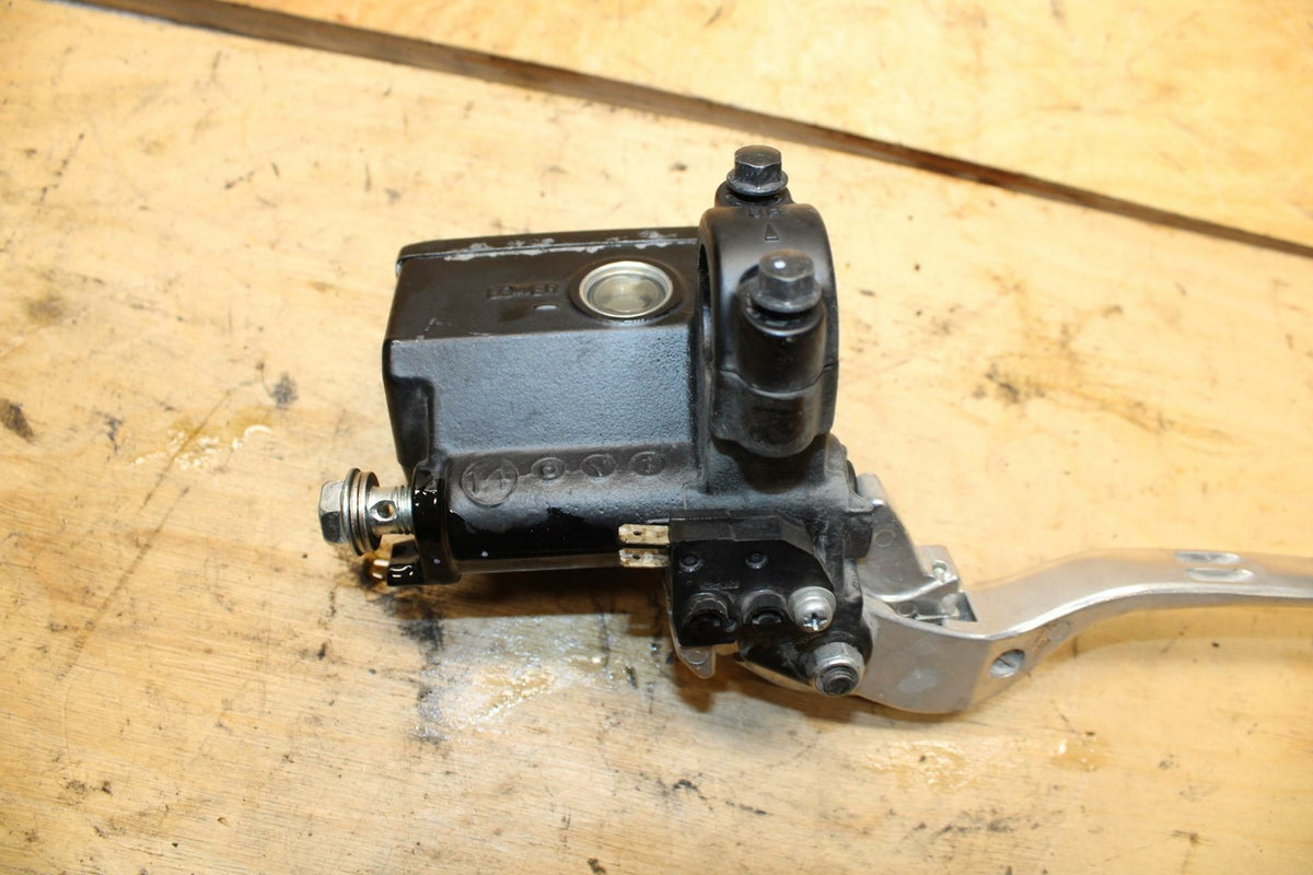 07-12 SUZUKI BANDIT 650S FRONT BRAKE MASTER CYLINDER w/ LEVER BB328