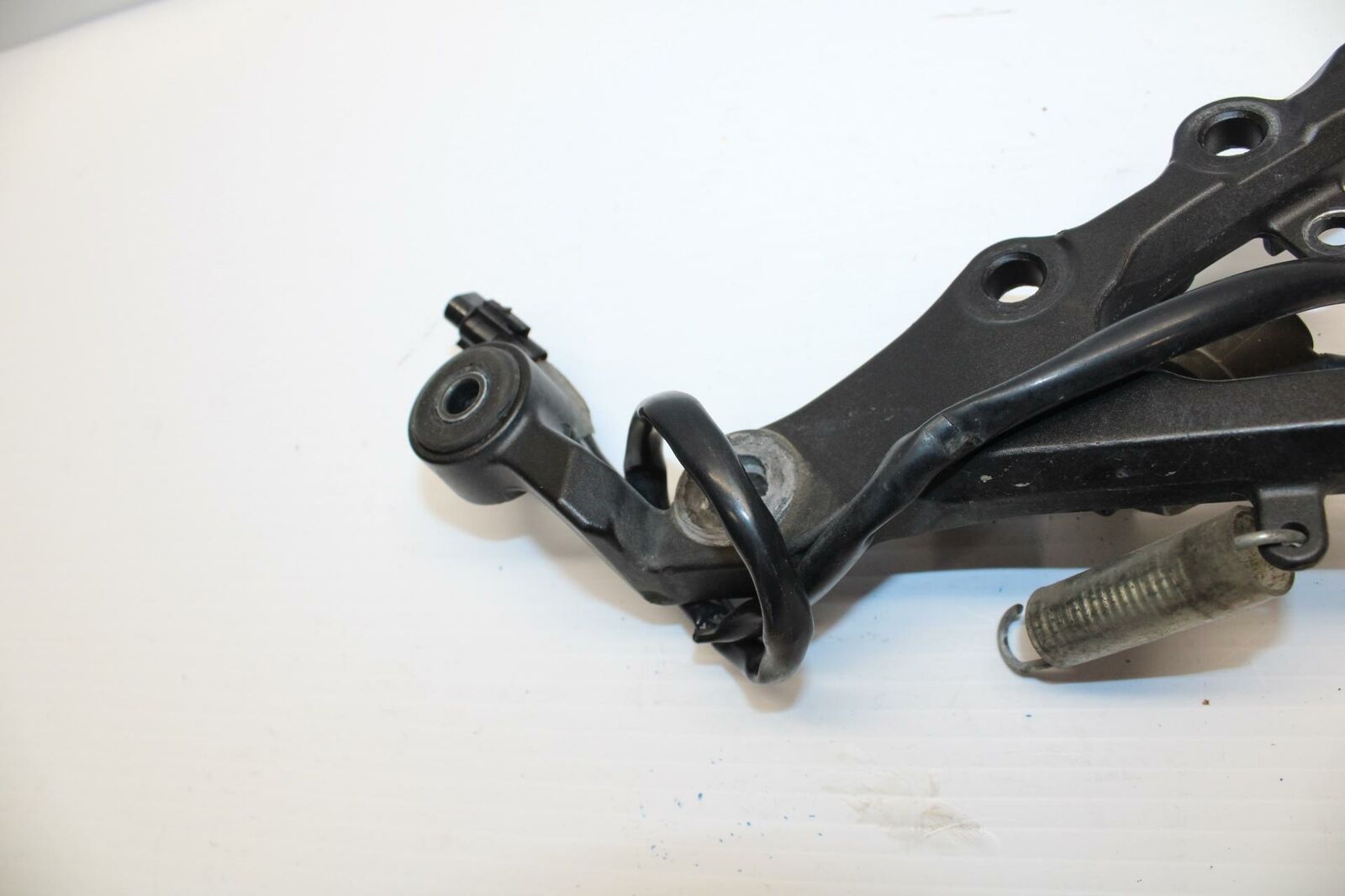 08-16 YAMAHA YZF R6 RIGHT REARSET REAR SET DRIVER BRACKET BB247