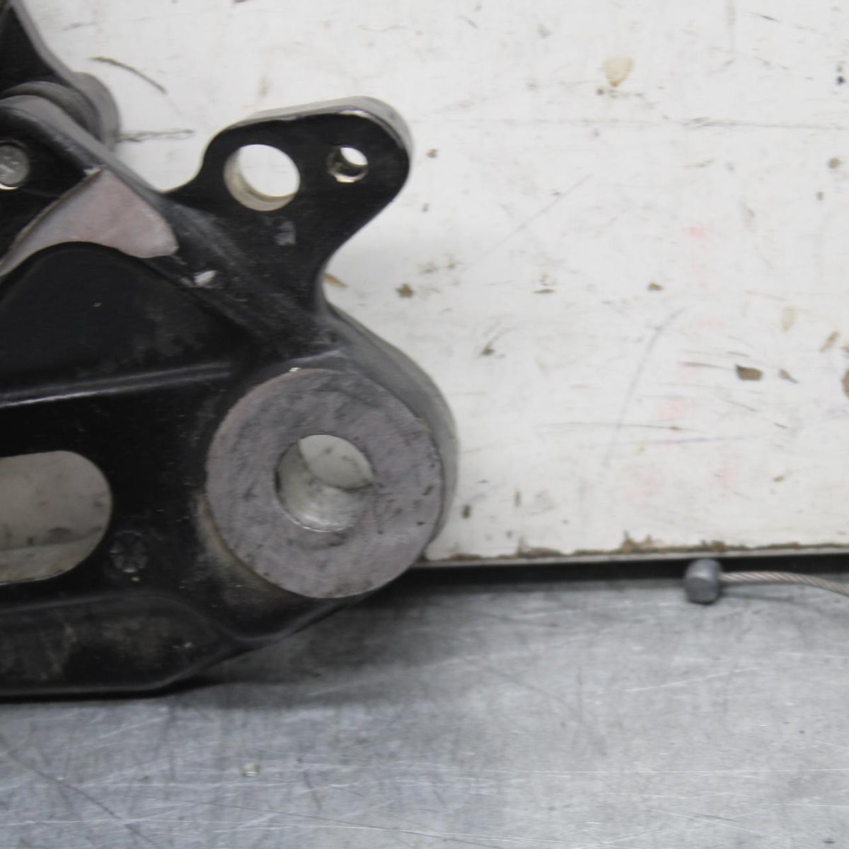 18 KTM RC 390 BREMBO REAR BACK BRAKE CALIPER W MOUNT BRACKET BB648