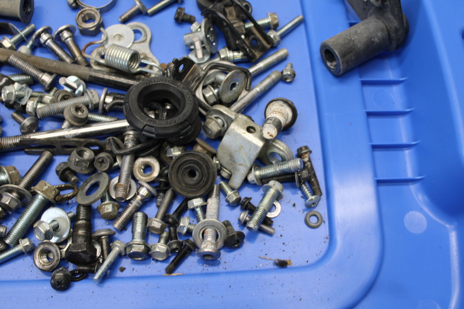 12-17 KAWASAKI ER-6N Z650 MOUNTING BOLTS HARDWARE MOTOR SCREWS BB709