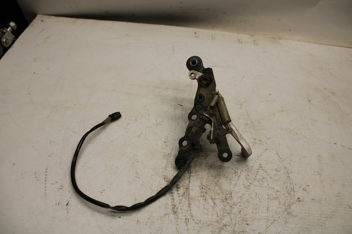 08-17 YAMAHA YZF R6 RIGHT REARSET REAR SET DRIVER FOOT PEG REST STOP BB354