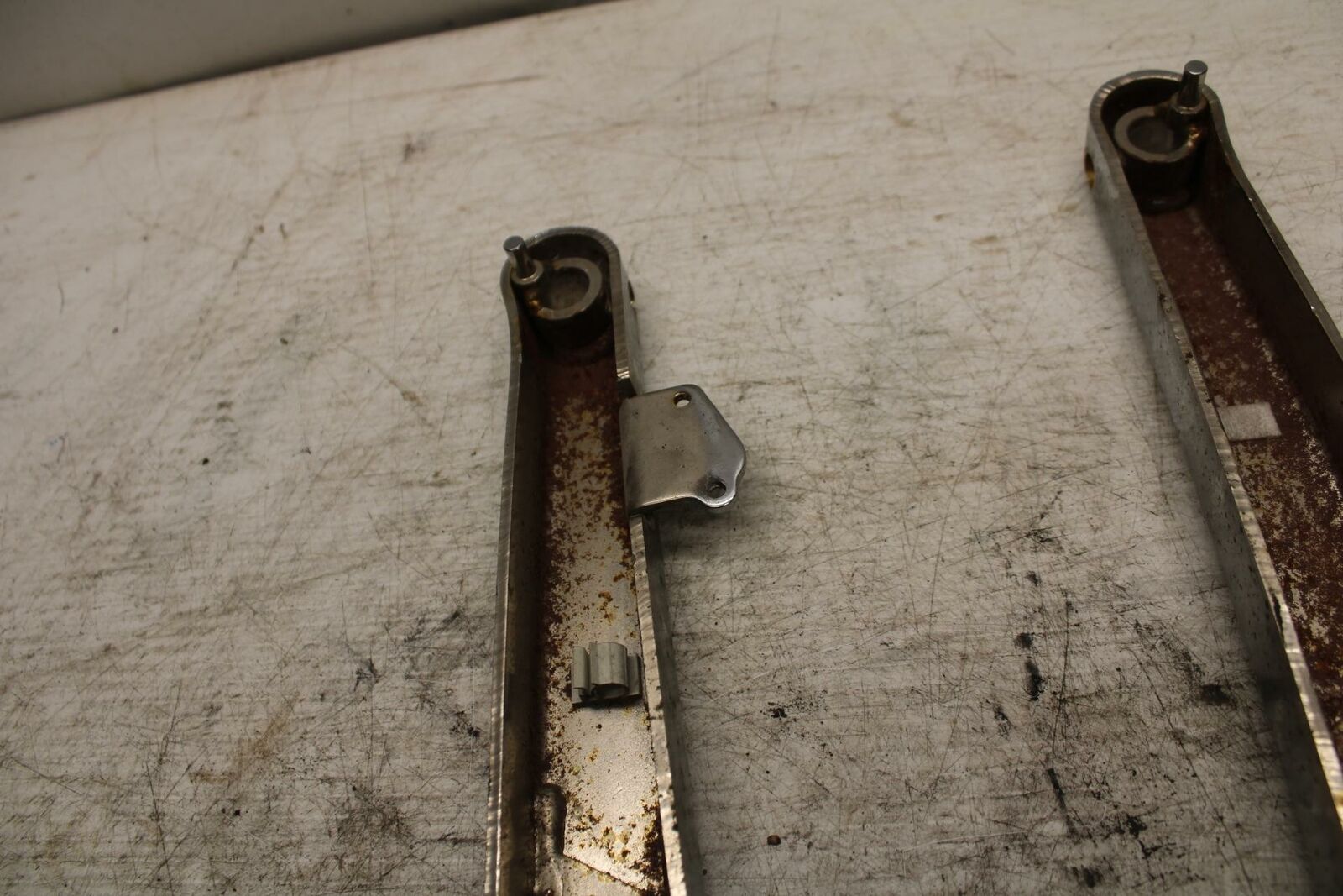 06-07 SUZUKI BOULEVARD S40 REAR BACK FENDER SUPPORT FRAME SUBFRAME BB375