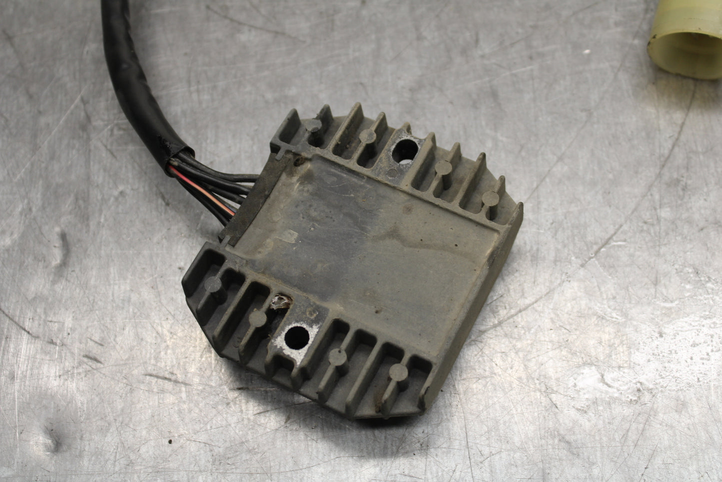 00-02 KAWASAKI NINJA ZX6R RECTIFIER VOLTAGE REGULATOR BB750