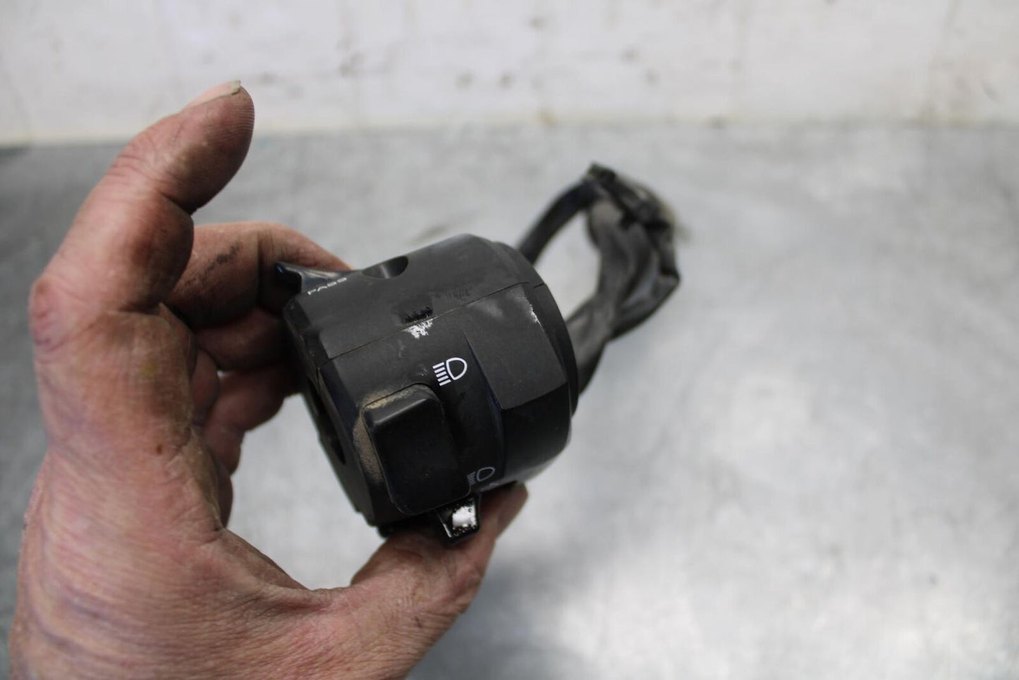 18 KAWASAKI Z 400 LEFT CLIP ON HANDLE HORN SIGNALS SWITCH SWITCHES BB469