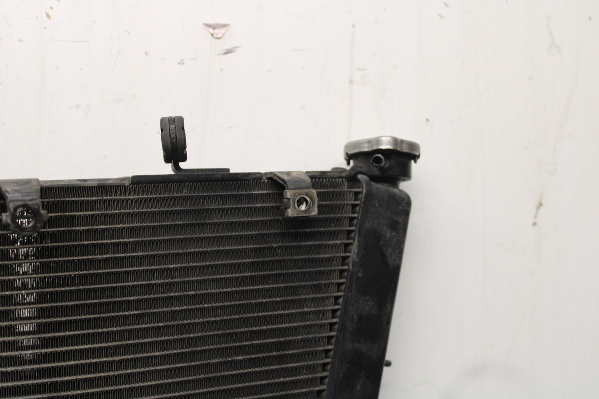 08-10 SUZUKI GSXR 600 ENGINE RADIATOR MOTOR COOLER COOLING RADIATER BB753