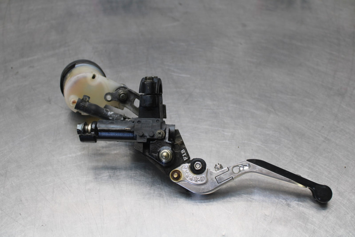 98-05 HONDA SUPER HAWK 1000 VTR1000F FRONT BRAKE MASTER CYLINDER w/ LEVER BB924