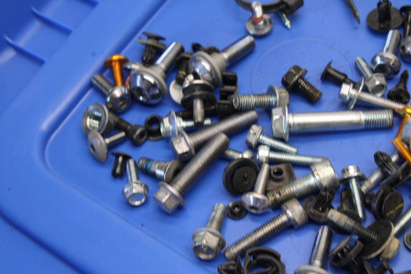 08-16 YAMAHA YZF R6 ENGINE MOUNTING BOLTS HARDWARE MOTOR SCREWS BB665