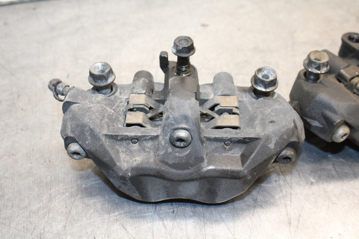 05-06 HONDA CBR600RR RIGHT LEFT FRONT BRAKE CALIPER SET PAIR CALIPERS BB739