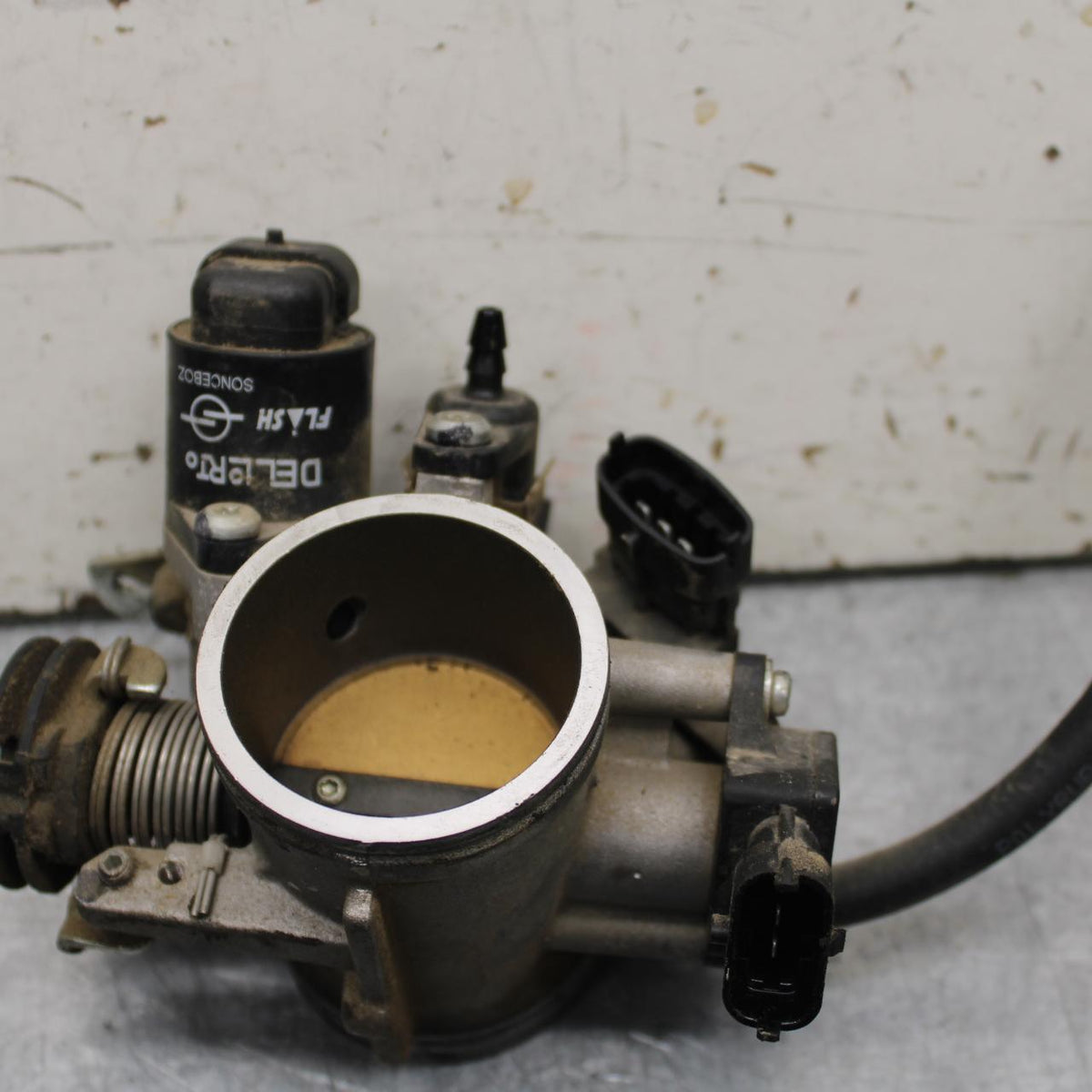 16-24 KTM 390 RC MAIN FUEL INJECTORS / THROTTLE BODIES BB648