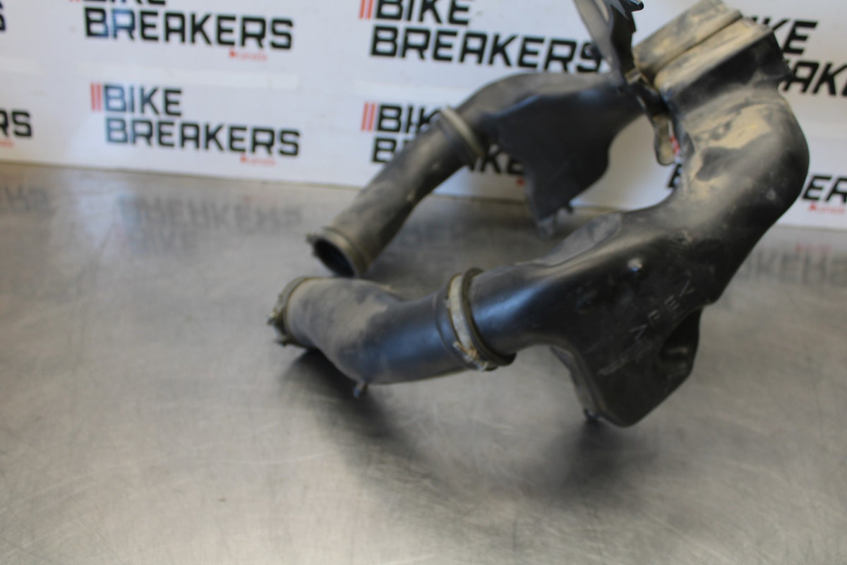 03-04 YAMAHA YZF R6 RIGHT LEFT AIR INTAKE DUCTS BB890