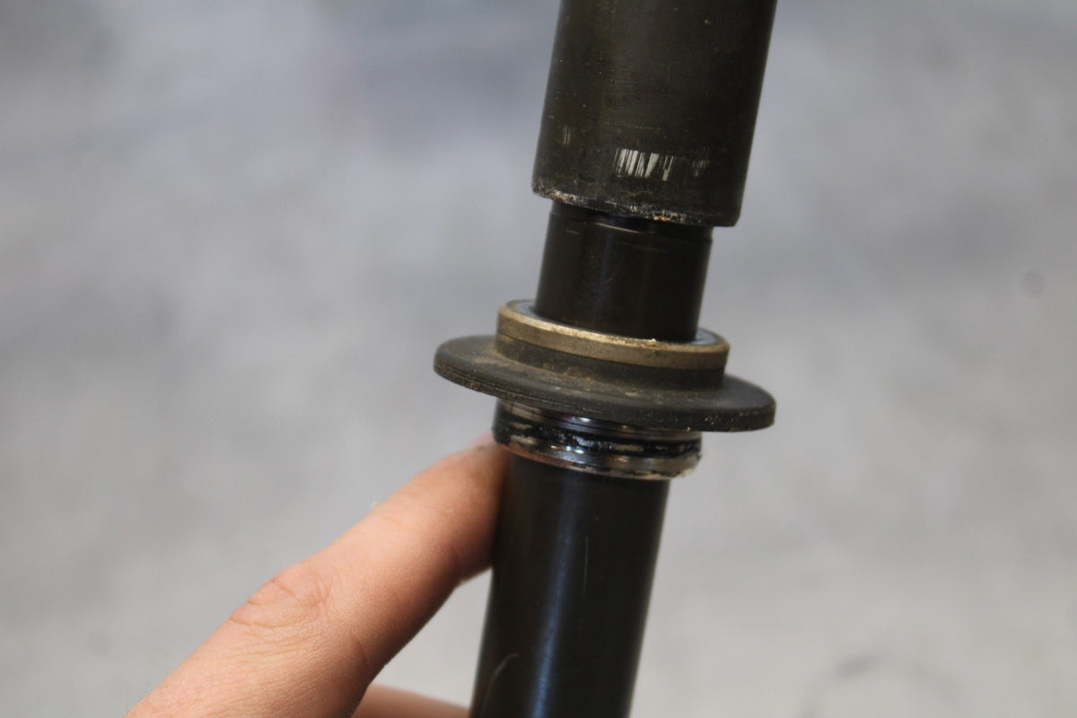 03-04 YAMAHA YZF R6 FRONT WHEEL RIM AXLE PIVOT BOLT BB890