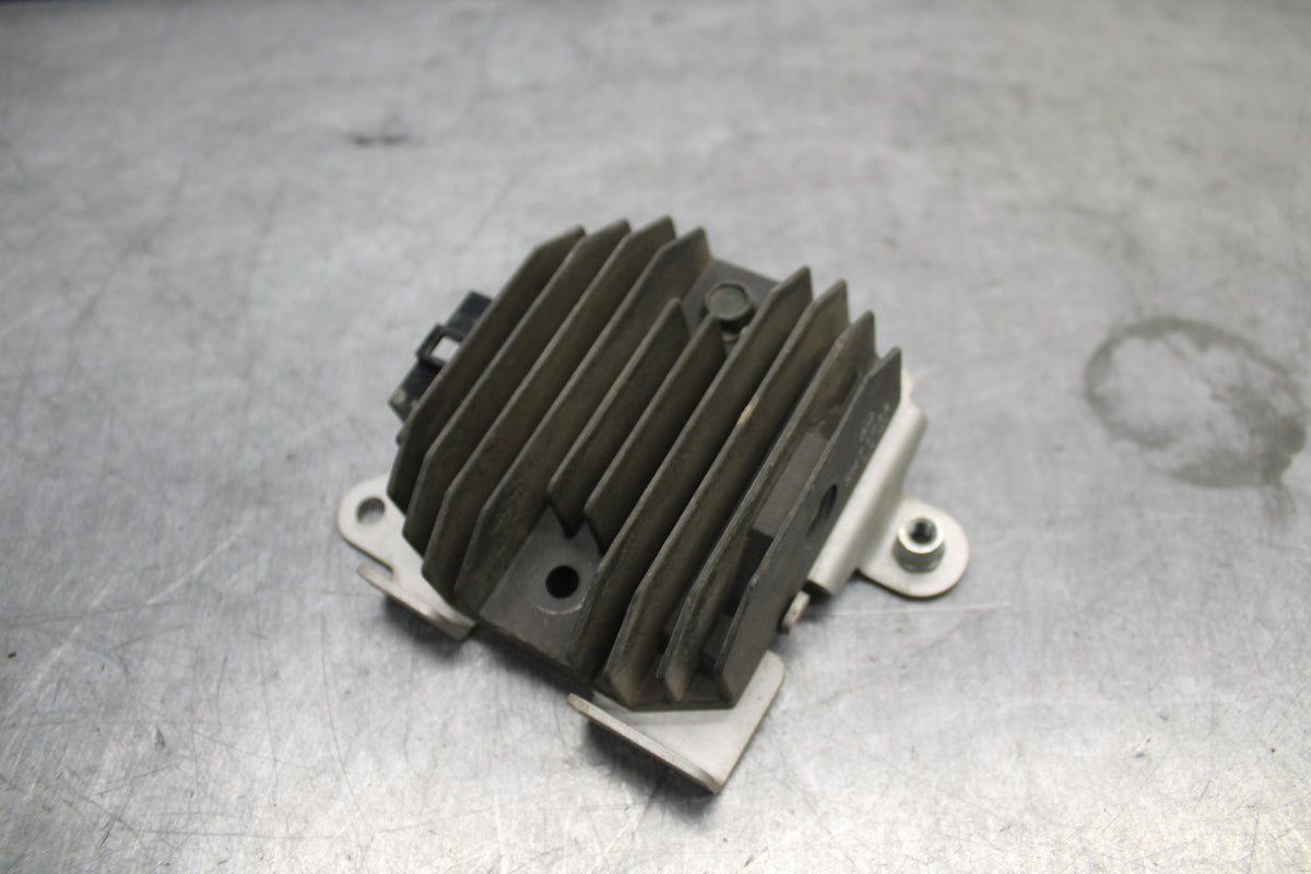 07-09 YAMAHA FZ6 RECTIFIER VOLTAGE REGULATOR BB713