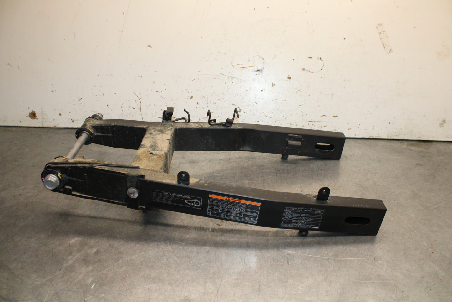 24 KAWASAKI NINJA 500 ABS REAR SWINGARM BACK SUSPENSION SWING ARM BB730