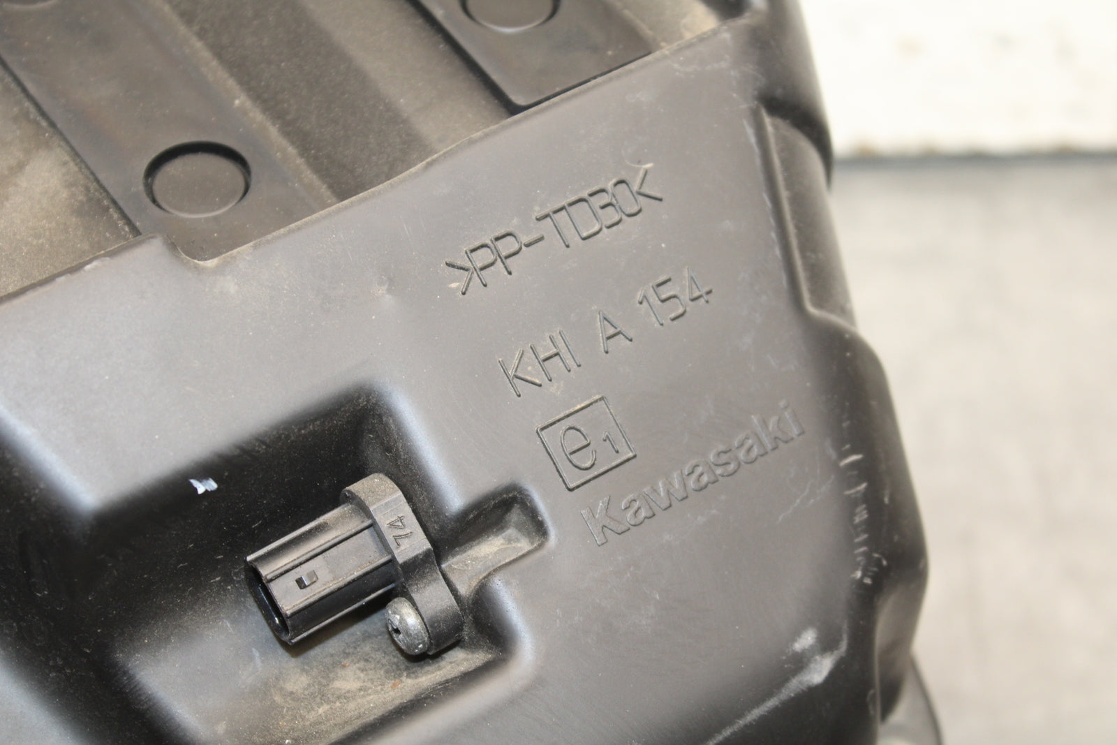 14-15 KAWASAKI NINJA 650 EX650F ABS AIRBOX AIR INTAKE FILTER BOX BB741