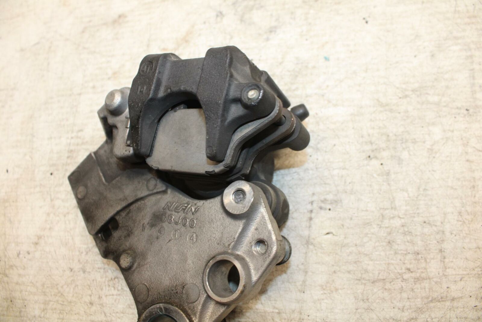 15-16 SUZUKI GSXS750 REAR BACK BRAKE CALIPER W MOUNT BRACKET BB374