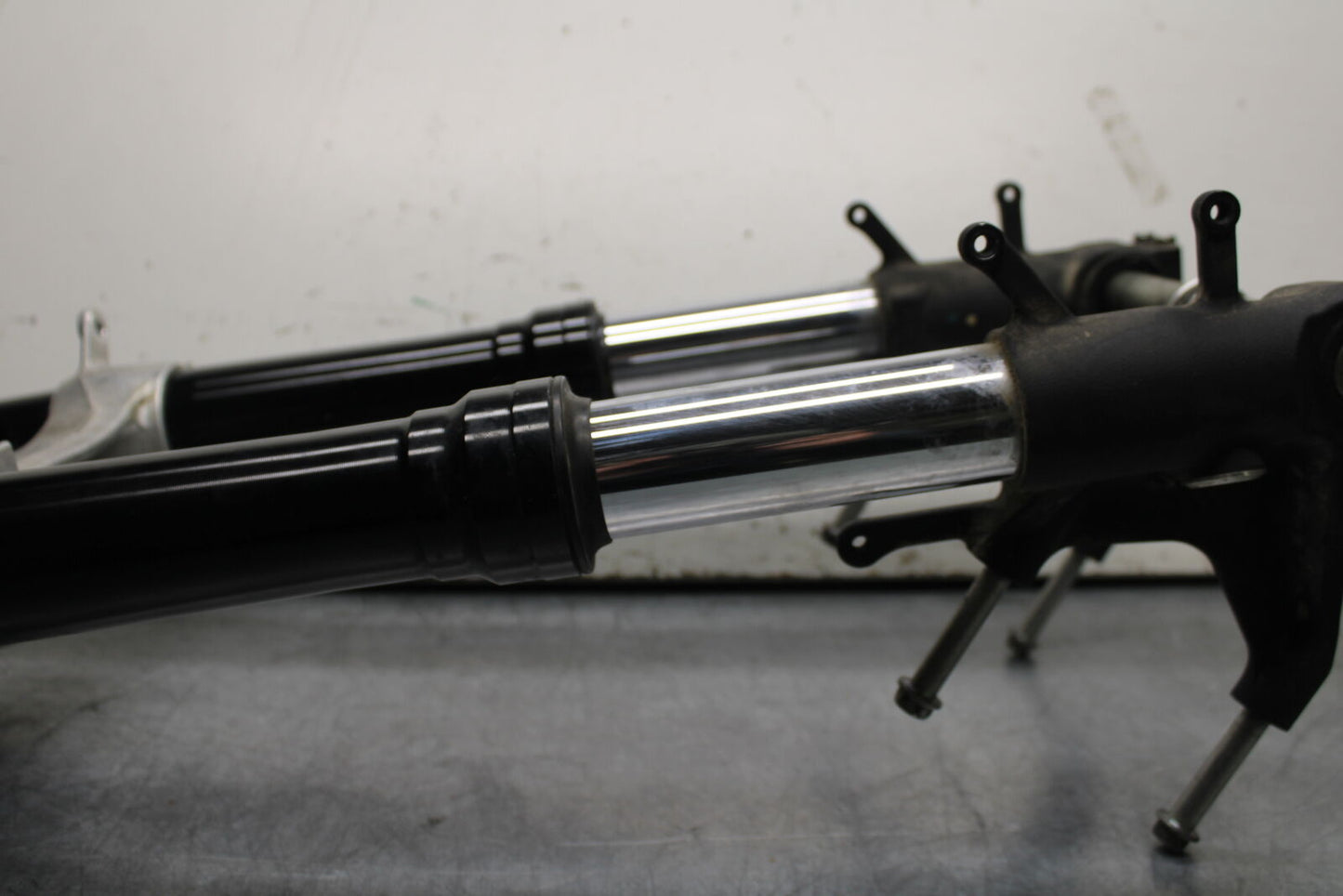 08-10 SUZUKI GSXR 600 COMPLETE FRONT END FORKS SUSPENSION TRIPLE TREE BB00