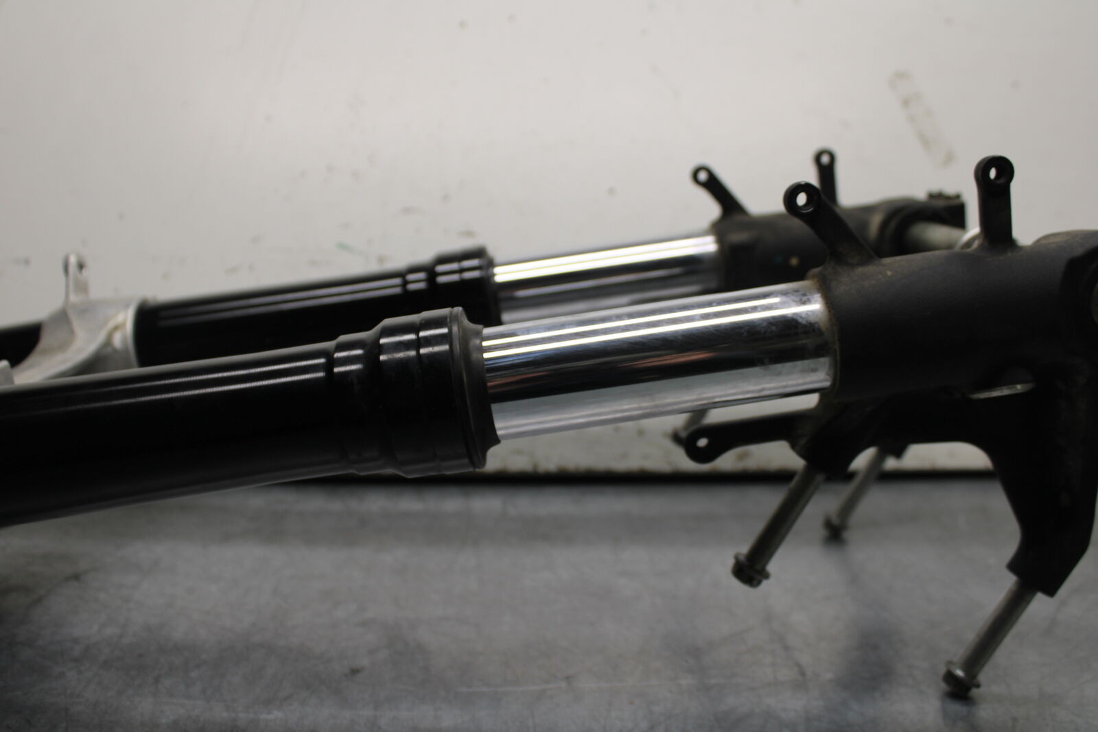 08-10 SUZUKI GSXR 600 COMPLETE FRONT END FORKS SUSPENSION TRIPLE TREE BB00