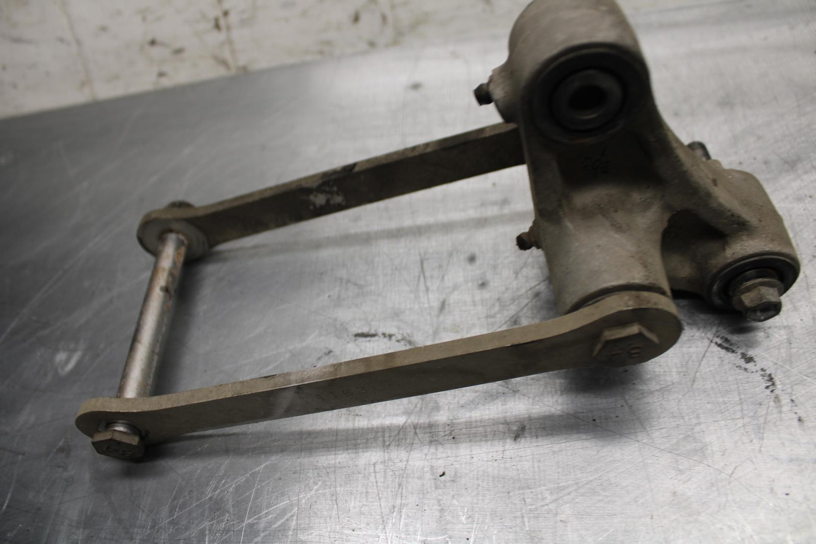 00-02 KAWASAKI NINJA ZX6R ZX600J DOGBONE SHOCK LINKAGE LINK 39007-1287 BB489