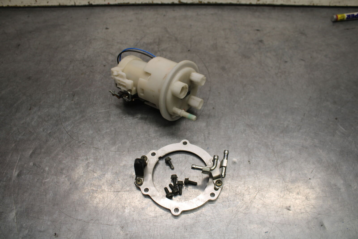 06-07 YAMAHA YZF R6 FUEL PUMP GAS PETROL SENDER UNIT BB742