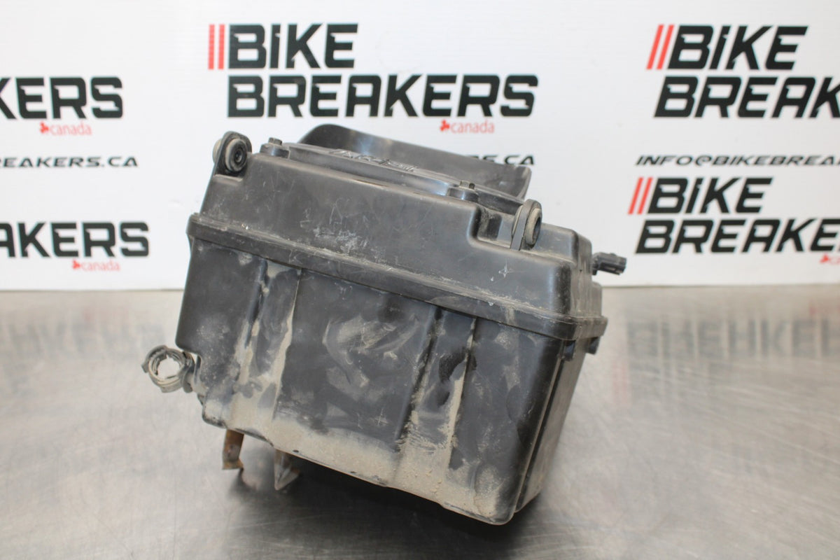 05 TRIUMPH ROCKET III AIRBOX AIR INTAKE FILTER BOX BB186