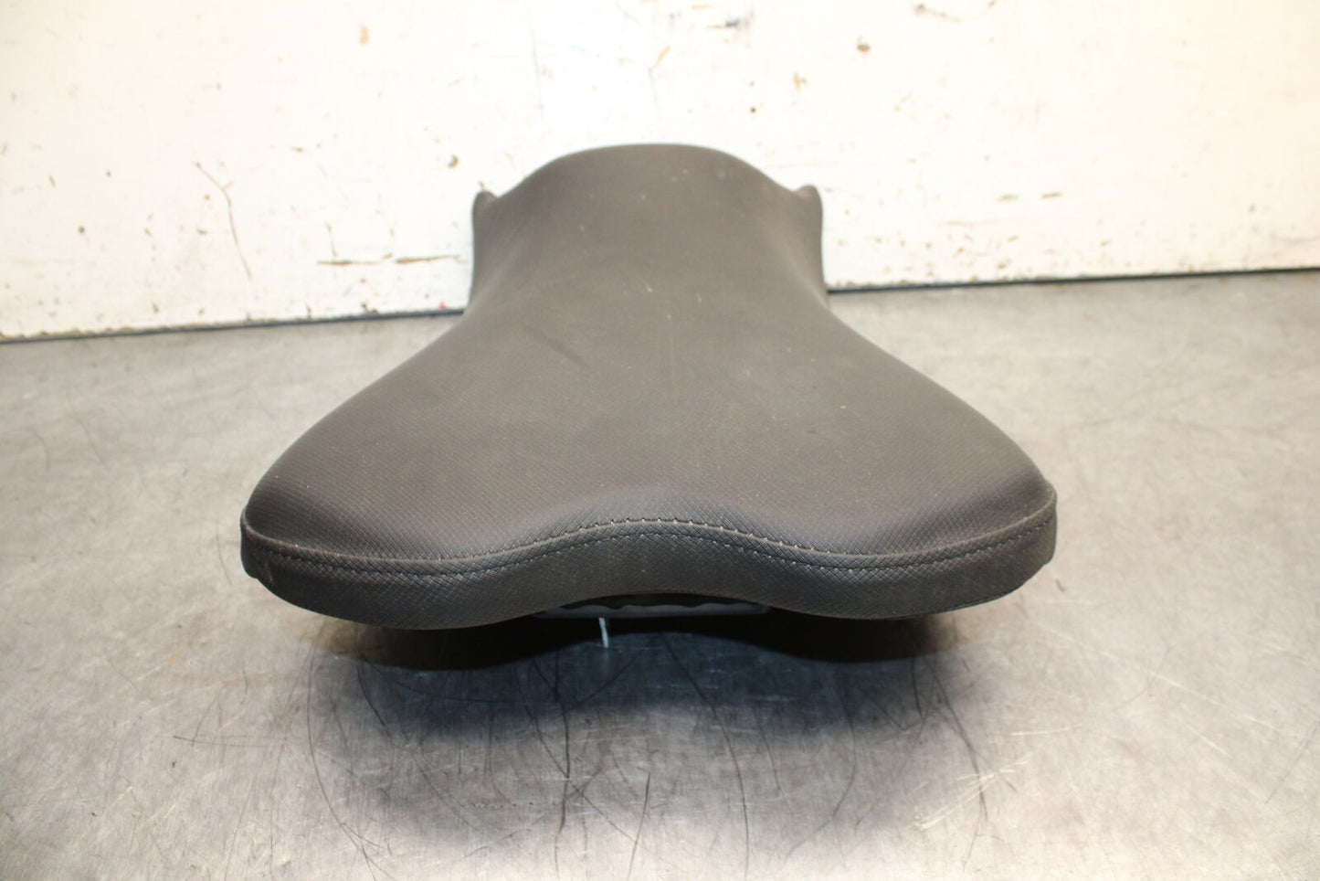 19-22 KAWASAKI Z400 FRONT DRIVERS SEAT PAD SADDLE PILLION BB738