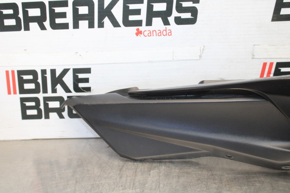 23-24 YAMAHA MT-07 RIGHT REAR BACK TAIL FAIRING COWL SHROUD BB927