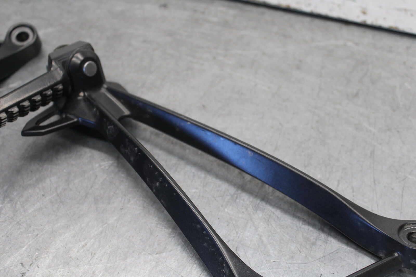 09-12 KAWASAKI NINJA ZX6R REAR BACK PASSENGER PEG SET PAIR BB698