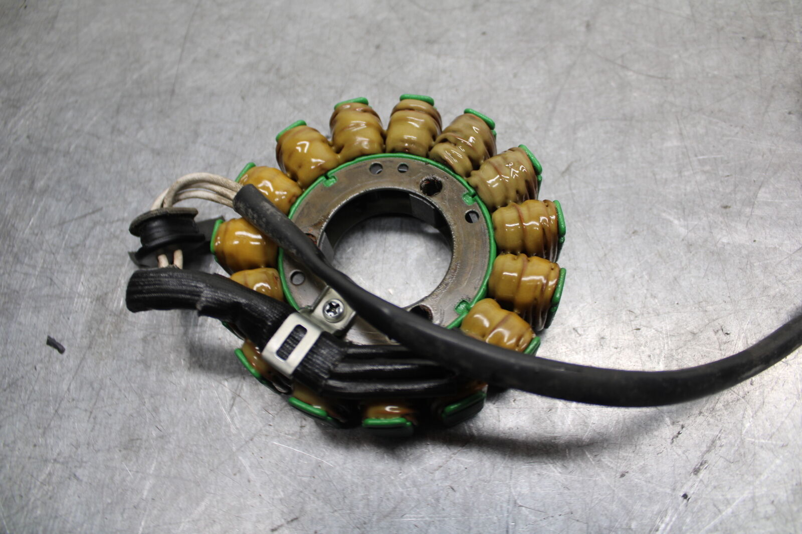 05-06 SUZUKI GSXR1000 STATOR GENERATOR ALTERNATOR MAGNETO 31401-41G00 BB677