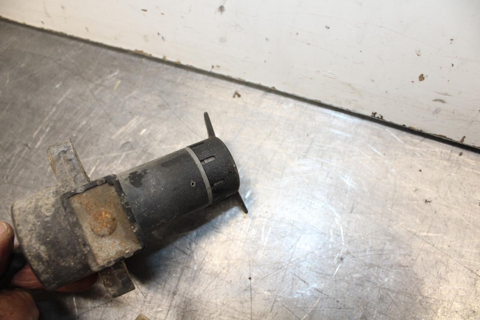 80-81 SUZUKI GS1000G IGNITION LOCK NO KEY BB91