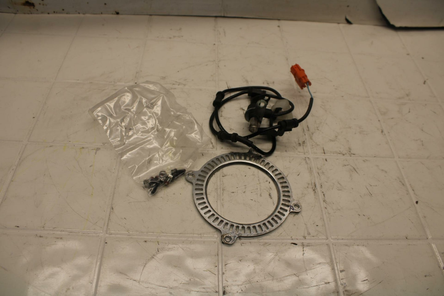 15-16 HONDA CB300F REAR ABS BRAKE SENSOR RING BB05