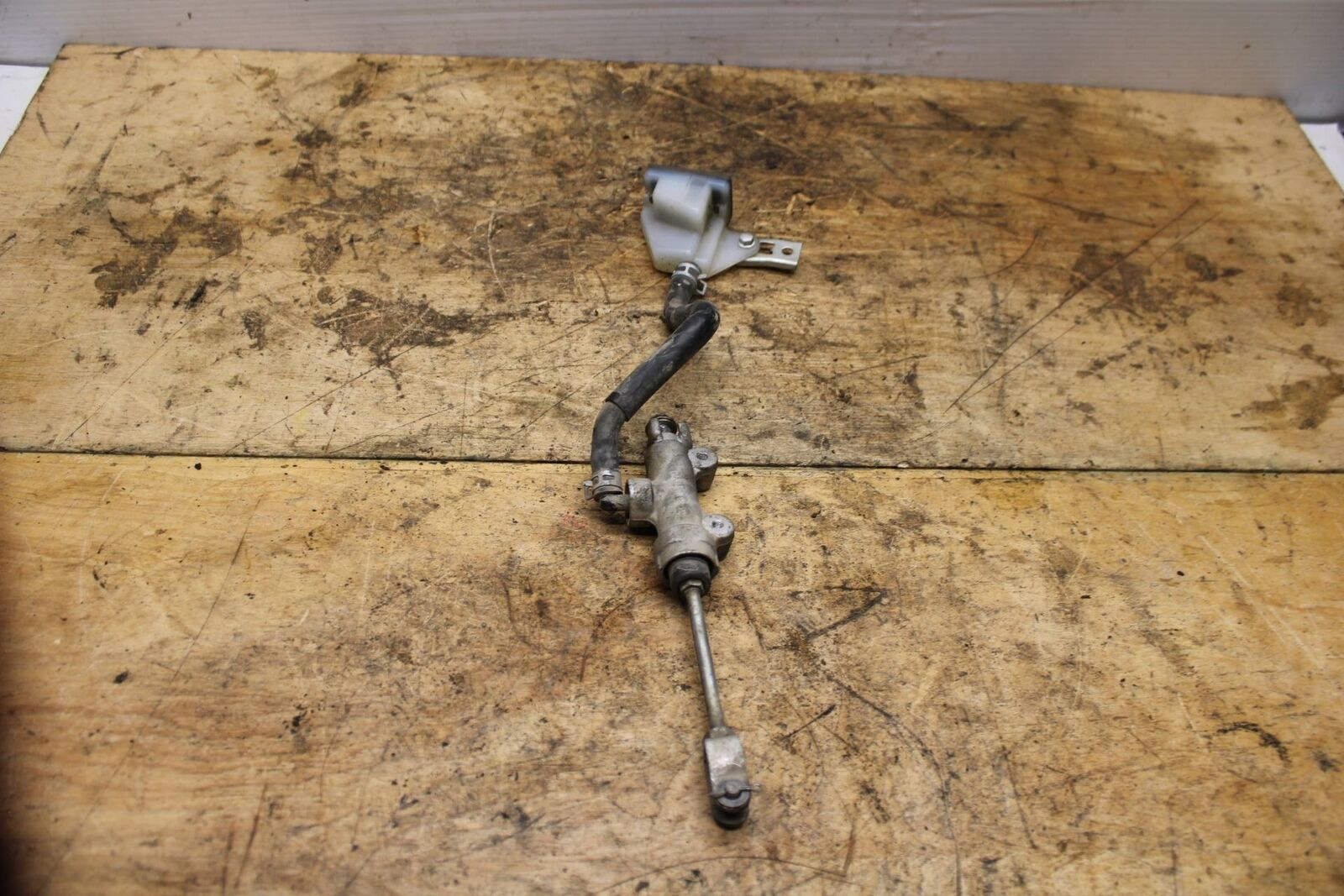 07-11 SUZUKI VSTROM 650 REAR BACK BRAKE MASTER CYLINDER W RESERVOIR BB340