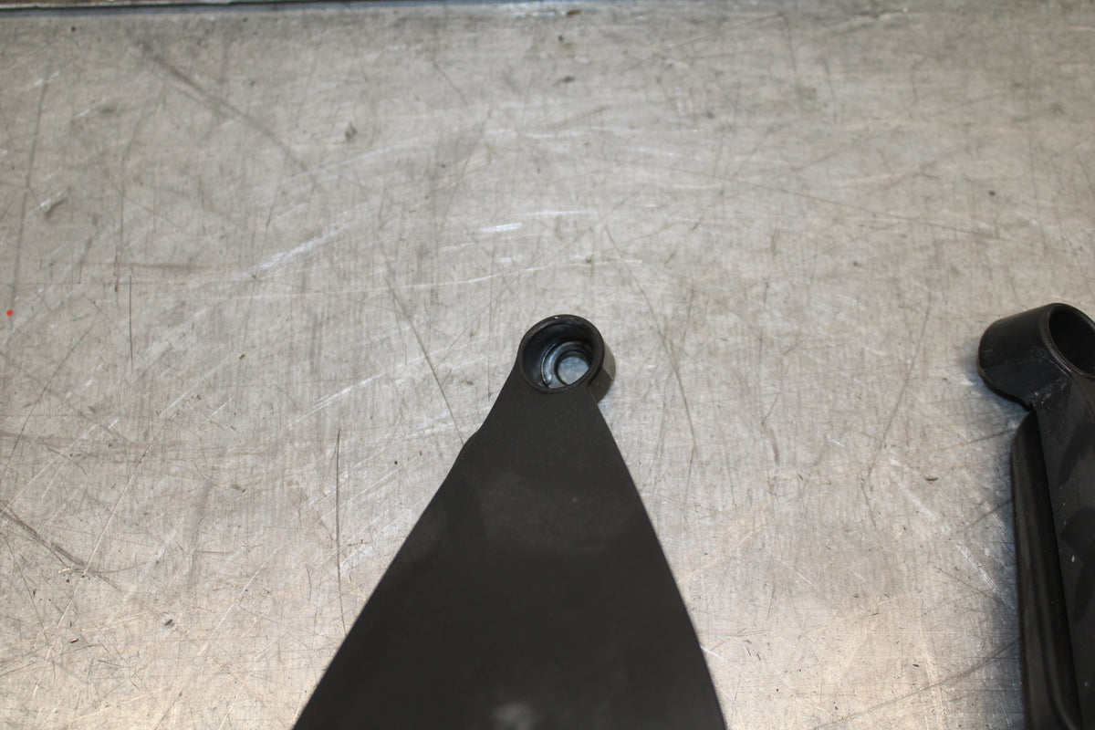 12-13 DUCATI STREETFIGHTER 848 AIR INTAKE SET BB705