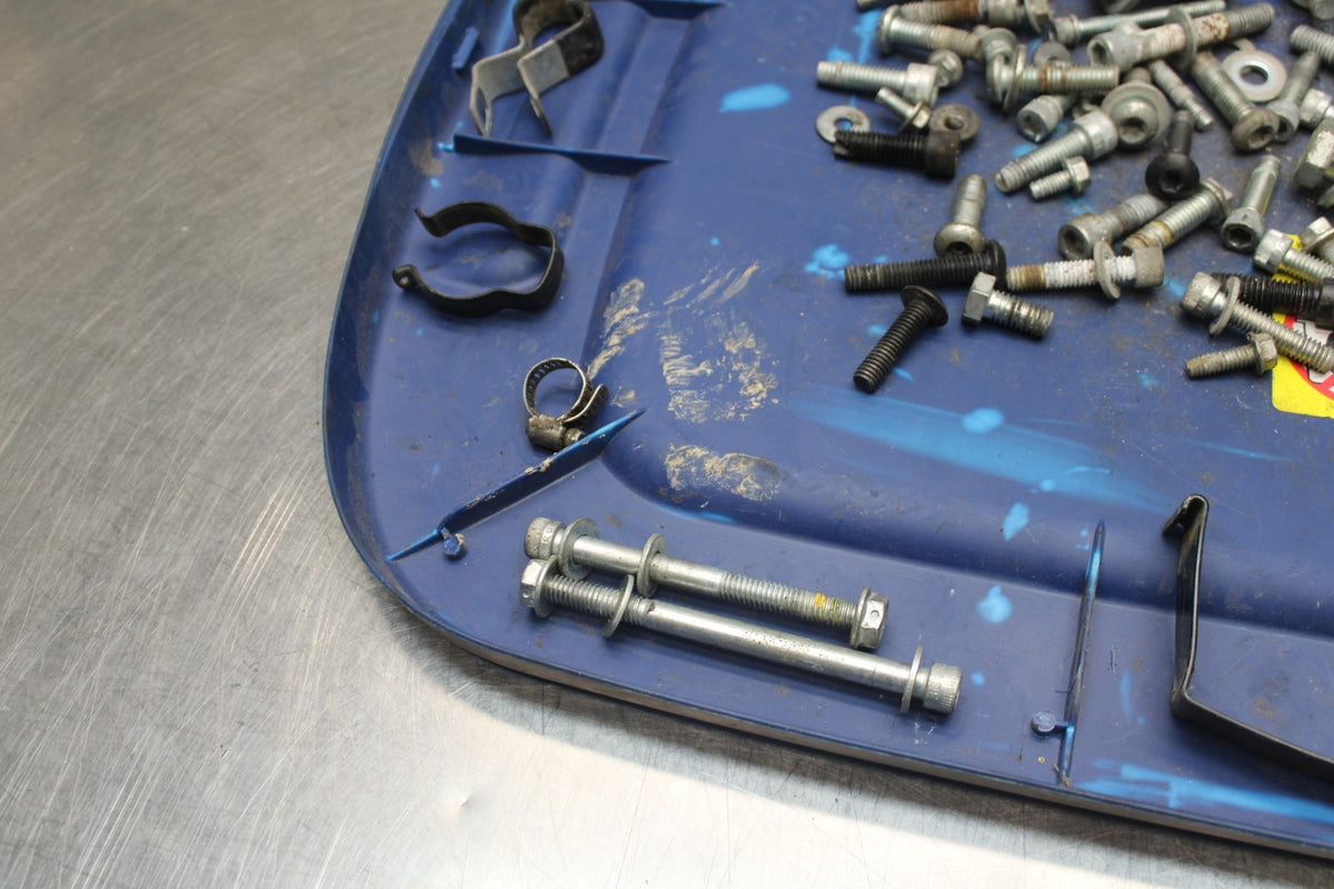 09 HARLEY-DAVIDSON SPORTSTER 1200 CUSTOM XL1200C MOUNTING BOLTS HARDWARE BB776